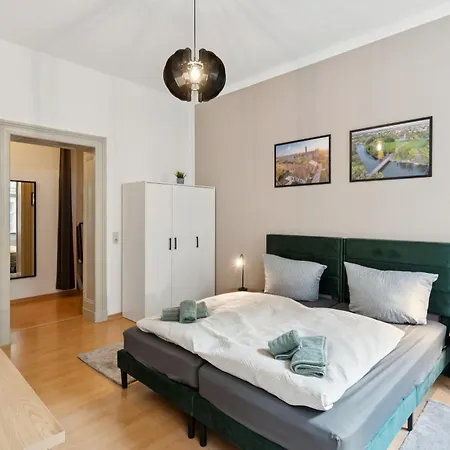 Apartment Larooms Halle - Ku11 - 2 Schlafzimmer - 4 Betten - Waschmaschine & Trockner *