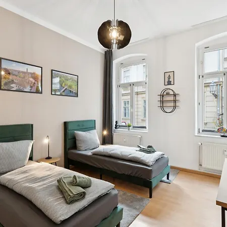 Larooms Ku11 - Zentrales & Charmantes Altbauapartment - Inclusiv! In Halle Saale