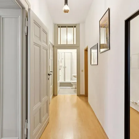 Larooms Ku11 - Zentrales & Charmantes Altbauapartment - Inclusiv! In Halle Saale * Halle (Saale)