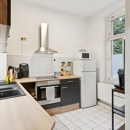Larooms Ku11 - Zentrales & Charmantes Altbauapartment - Inclusiv! In Halle Saale