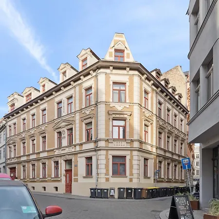 Larooms Ku11 - Zentrales & Charmantes Altbauapartment - Inclusiv! In Halle Saale Lägenhet *