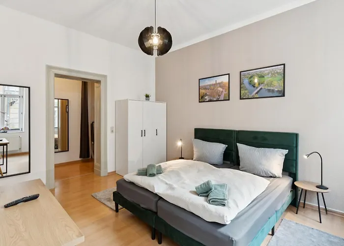 Apartment Larooms Halle - Ku11 - 2 Schlafzimmer - 4 Betten - Waschmaschine & Trockner *