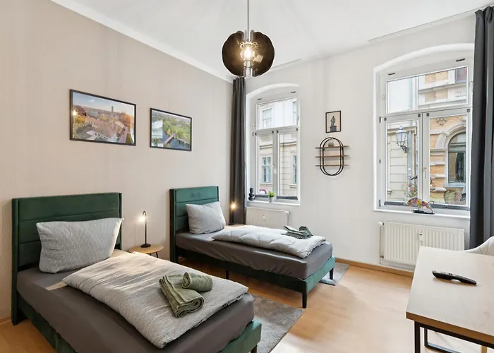 Larooms Ku11 - Zentrales & Charmantes Altbauapartment - All Inclusiv! In Halle Saale