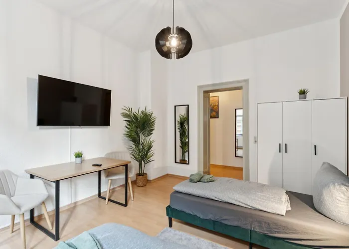 Larooms Ku11 - Zentrales & Charmantes Altbauapartment - All Inclusiv! In Halle Saale