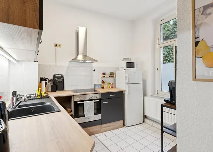 Larooms Ku11 - Zentrales & Charmantes Altbauapartment - All Inclusiv! In Halle Saale